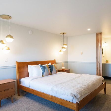 Seagull Bay Motel Бейфийлд Стая снимка