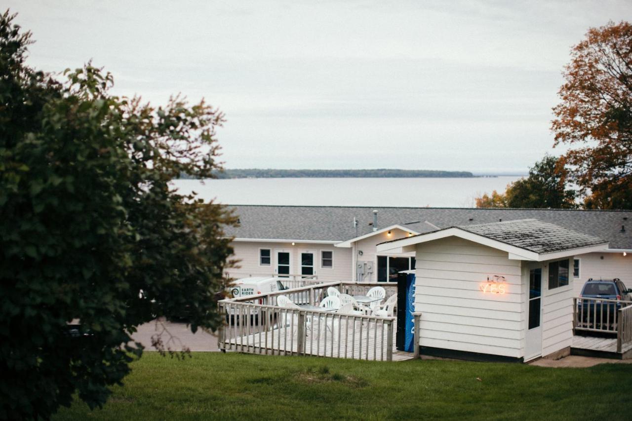 Seagull Bay Motel Бейфийлд Екстериор снимка